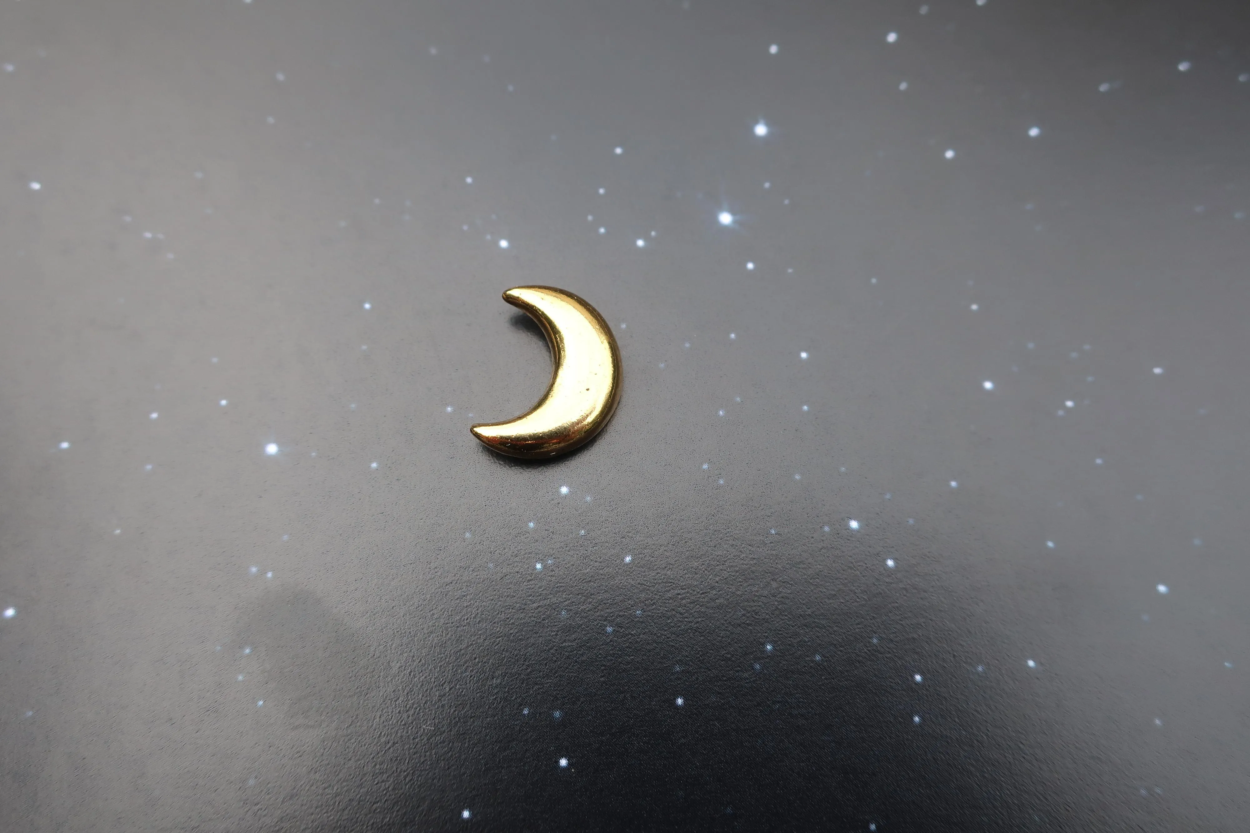 Crescent Moon Gold Lapel Pin