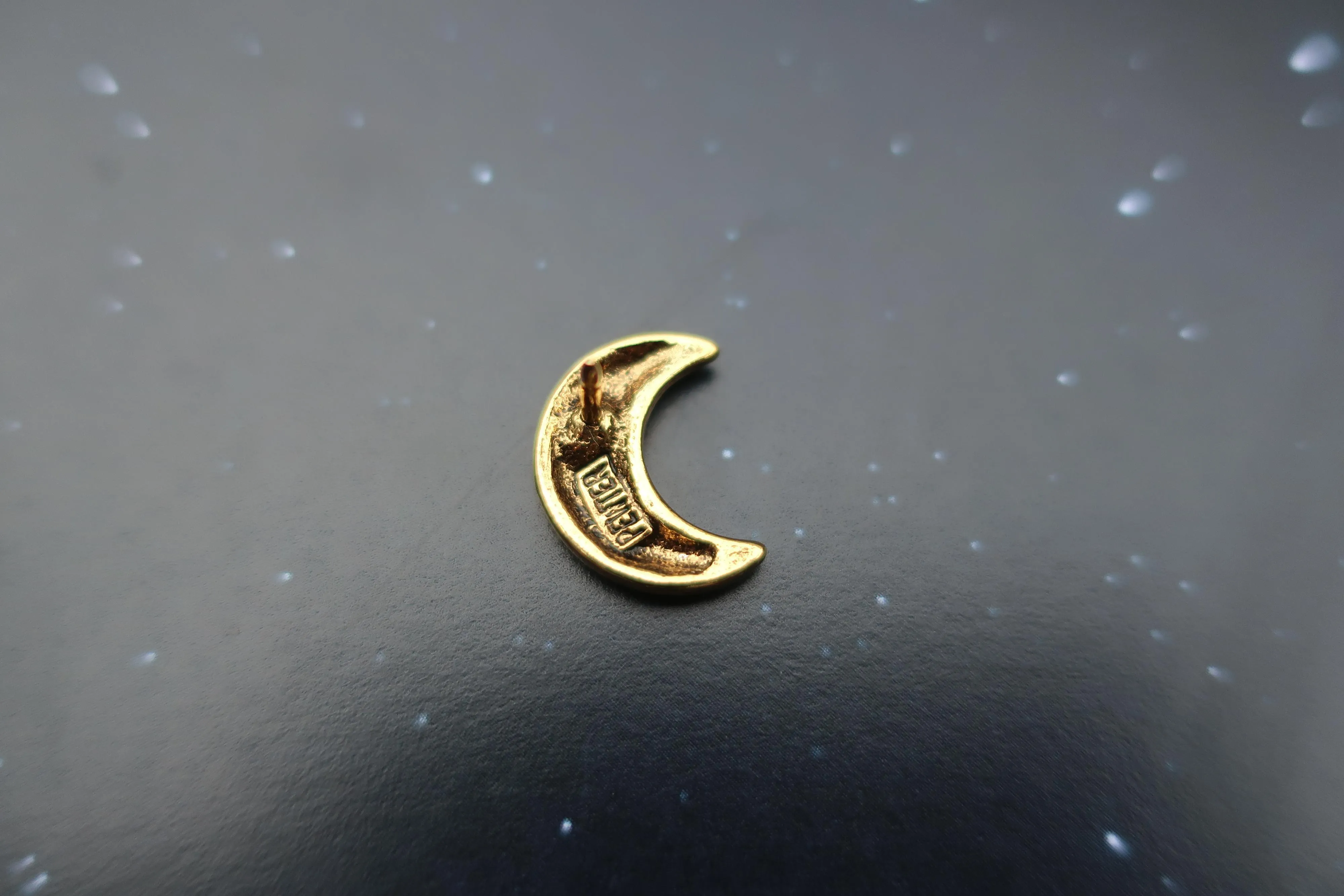 Crescent Moon Gold Lapel Pin