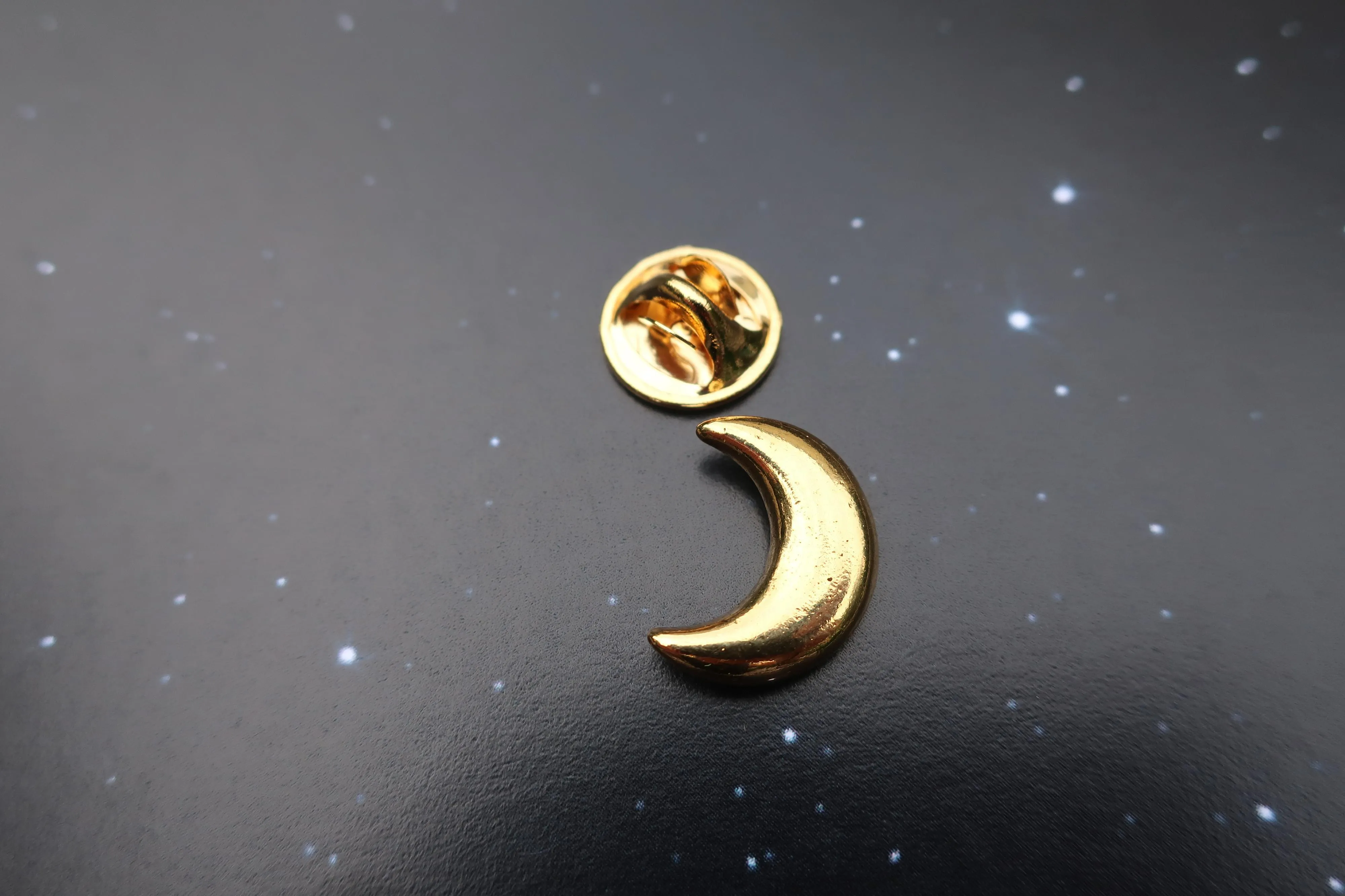 Crescent Moon Gold Lapel Pin