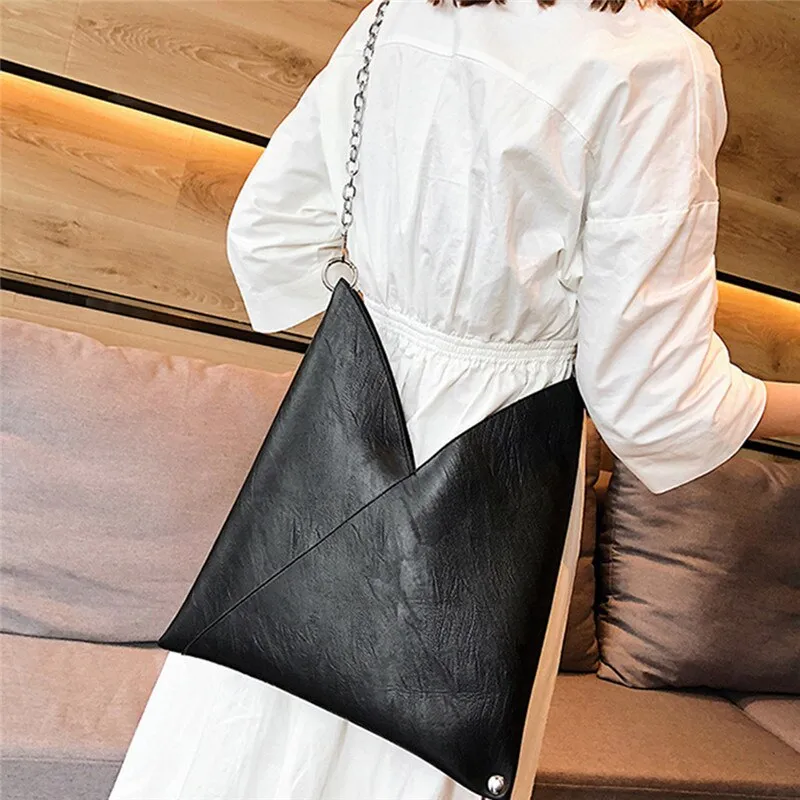 Retro Chain Leather Crossbody Bag