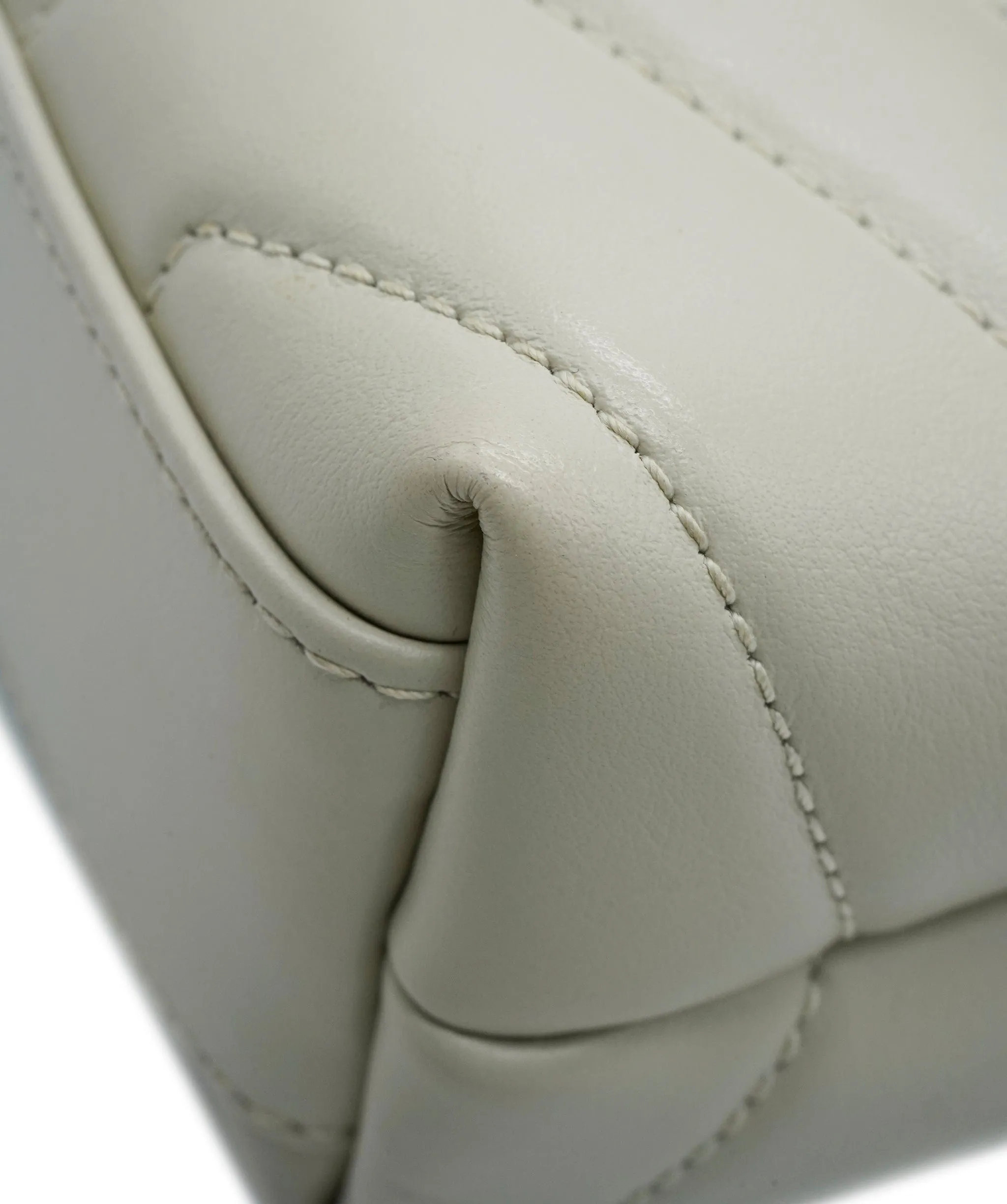 Saint Laurent Blanc Vintage Calfskin Toy Loulou ABC0874